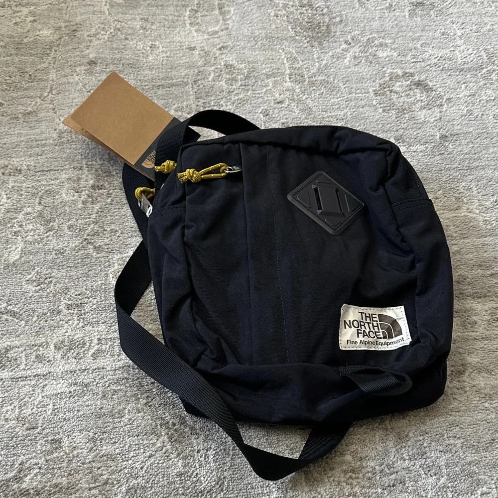 The North Face Black Berkeley Crossbody Bag. NWT’s.